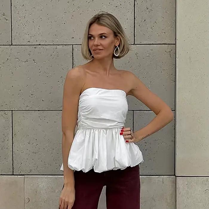 Haut court blanc sexy sans bretelles à motif floral, chic, sans manches, épaules dénudées, cintré à 