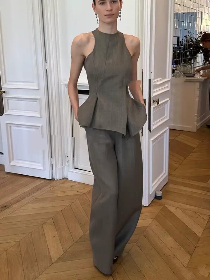 Haut sans manches asymétrique élégant et professionnel en polyester, lin, élasthanne et viscose pour femmes, idéal pour le bureau et les occasions spéciales