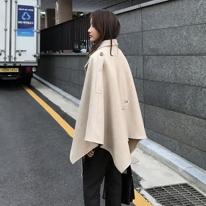 Pardessus long à col en V avec ceinture pour femme