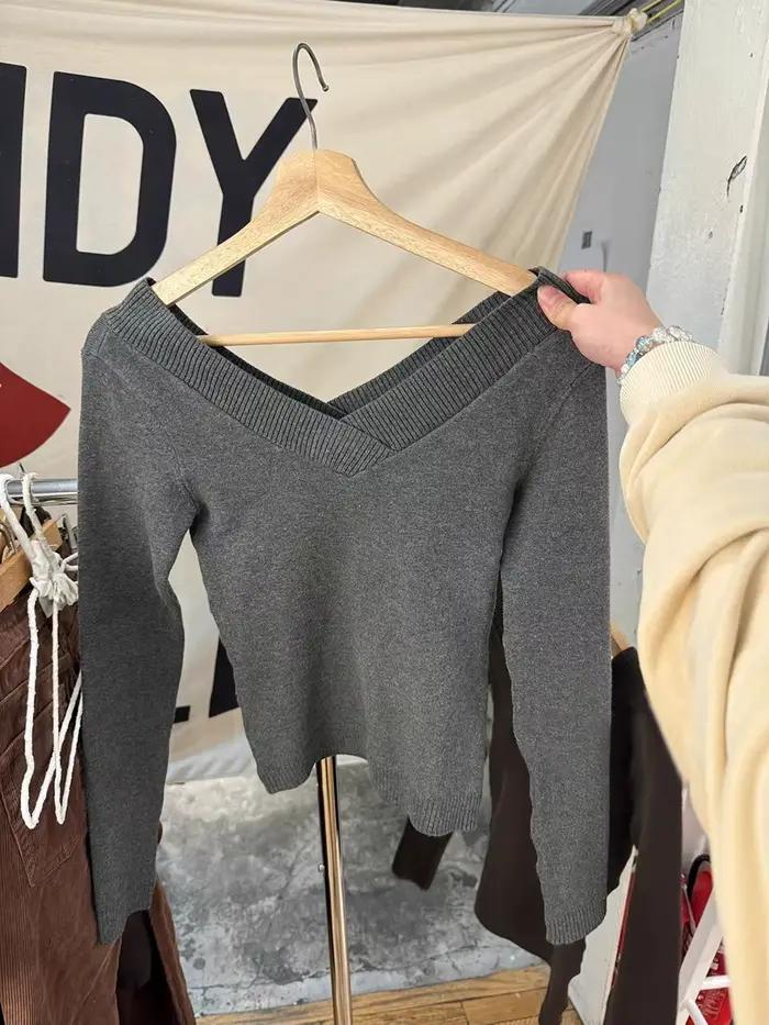 Pull gris double col en V pour femmes, hauts y2k vintage, décontracté et élégant pour sorties nocturnes et occasions spéciales
