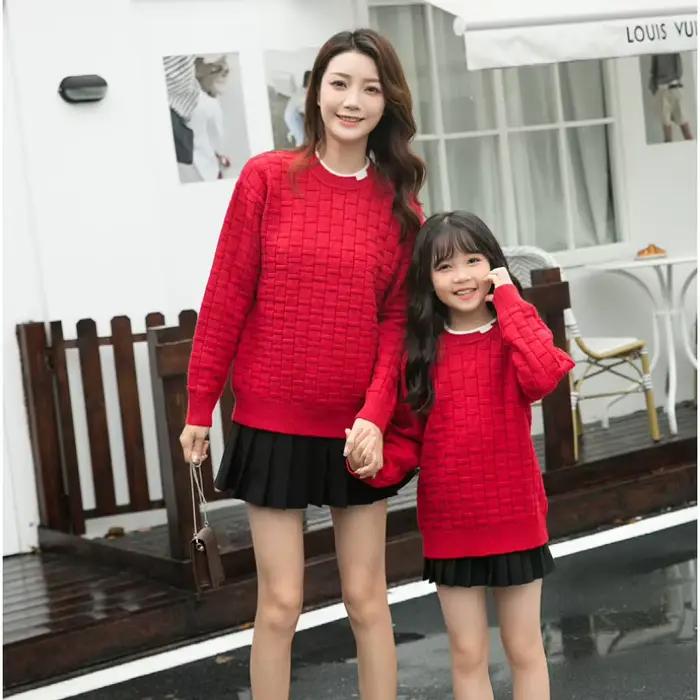 Pull de Noël en tricot rouge pour toute la famille