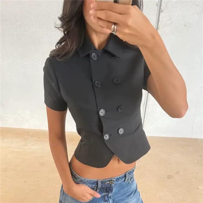 Chemisier court croisé pour femme à manches courtes