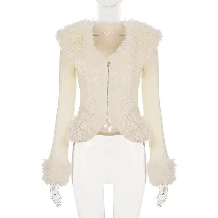 Cardigan tricoté blanc moelleux