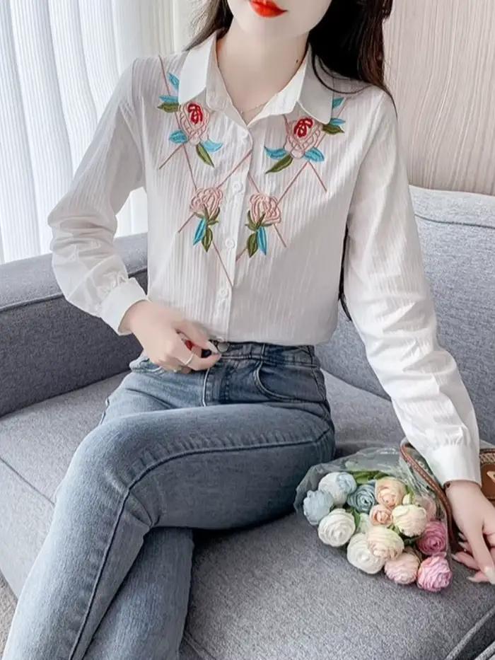 Chemise en coton brodée pour femmes
