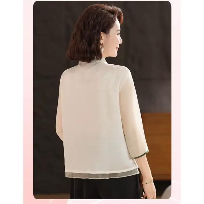 Chemise de style chinois pour femmes, crème blanche, avec broderie de bambou vert, bouton de grenouille, manches courtes, haut ample pour les femmes d'âge moyen