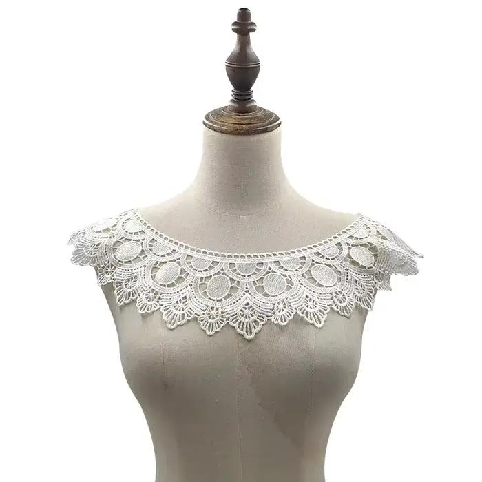 Beau col brodé en dentelle blanche pour femme