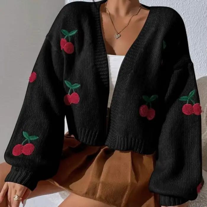 Pull brodé cerise sans boutons
