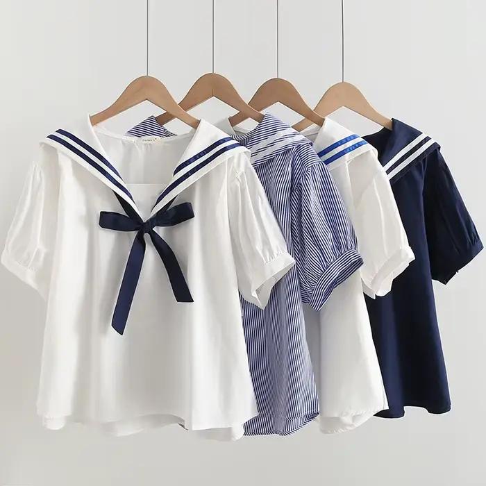 Pull bleu marine à manches courtes pour femmes