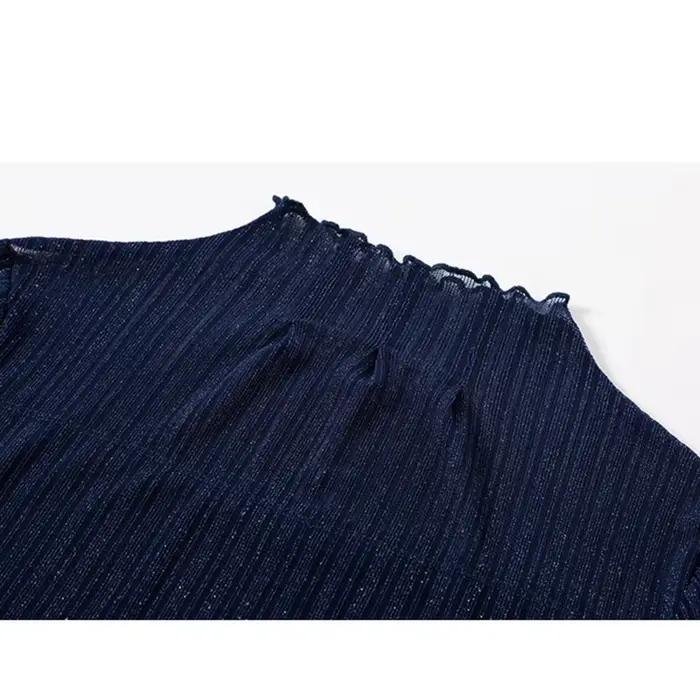 Chemisier à col roulé en dentelle bleu profond pour femmes, élégant et confortable pour occasions spéciales