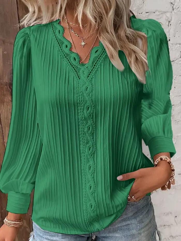 Chemise en mousseline de soie à col en V élégante avec coutures en dentelle pour femmes, disponibles en plusieurs tailles et couleurs, idéales pour les occasions spéciales et le quotidien