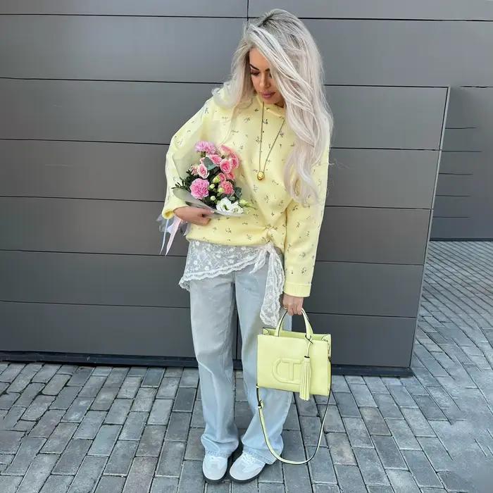 Pull à col rond à fleurs