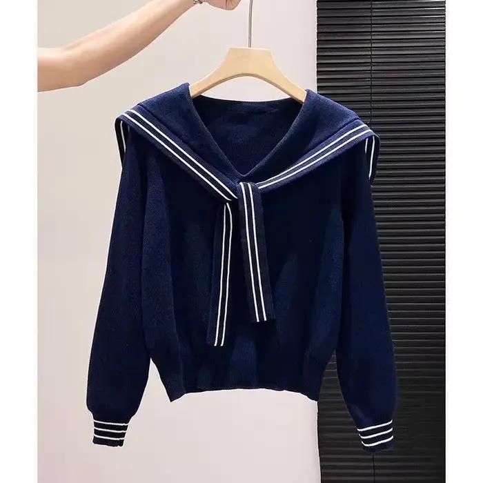Pull tricoté épissé à col bleu marine pour femme