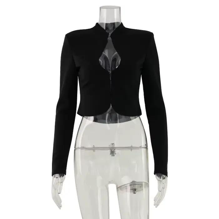Nouveau Blazer court noir ajusté pour femme, chic et sexy, avec épaulettes rembourrées et découpes,