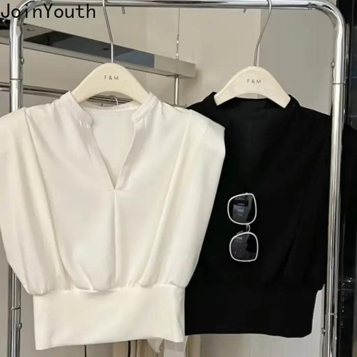 T-shirts pour femmes hauts courts manches volantes col en v