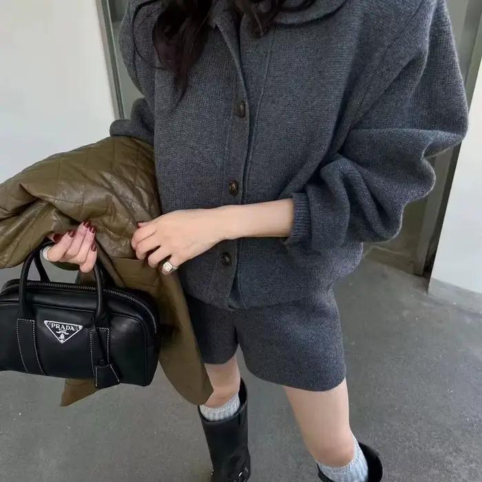 Pull deux pièces pour femmes, tempérament en automne et en hiver, col Polo, taille haute, short décontracté, costume, 2025