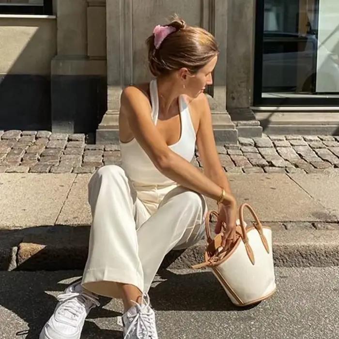 Débardeur dos nu sexy blanc pour femme style streetwear 2024 tricot côtelé coupe courte occassions spéciales