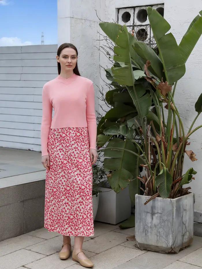 Robe à bretelles tricotée en satin acétate col en V pour femmes junior printemps été occassions spéciales élégance douceur
