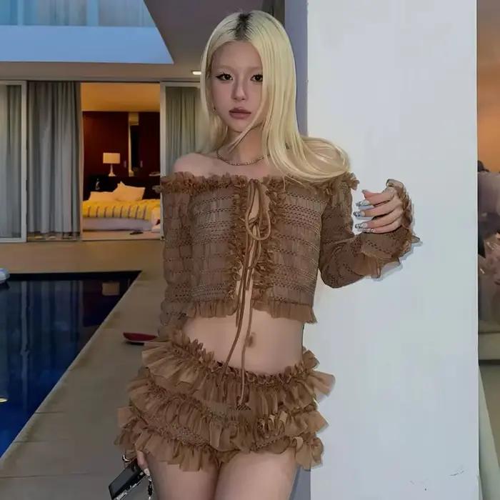 Ensemble deux pièces marron pour femme : haut à volants en dentelle à nouer