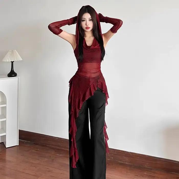 Haut transparent en maille rouge