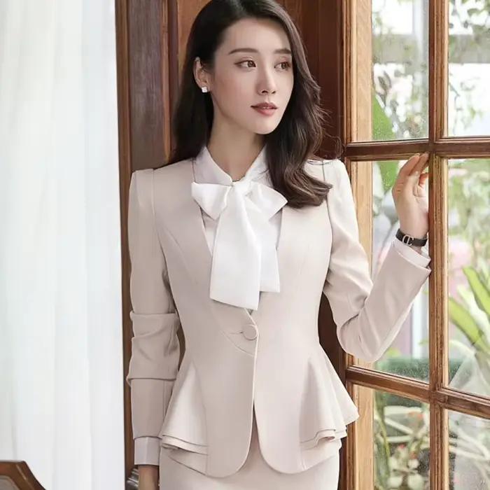 Blazer rouge élégant à la mode pour femmes