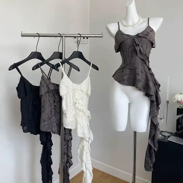 Haut court asymétrique à volants et franges, col en V, coupe trapèze, à lacets, couleur unie, style Spicy Girl, sans manches pour femme