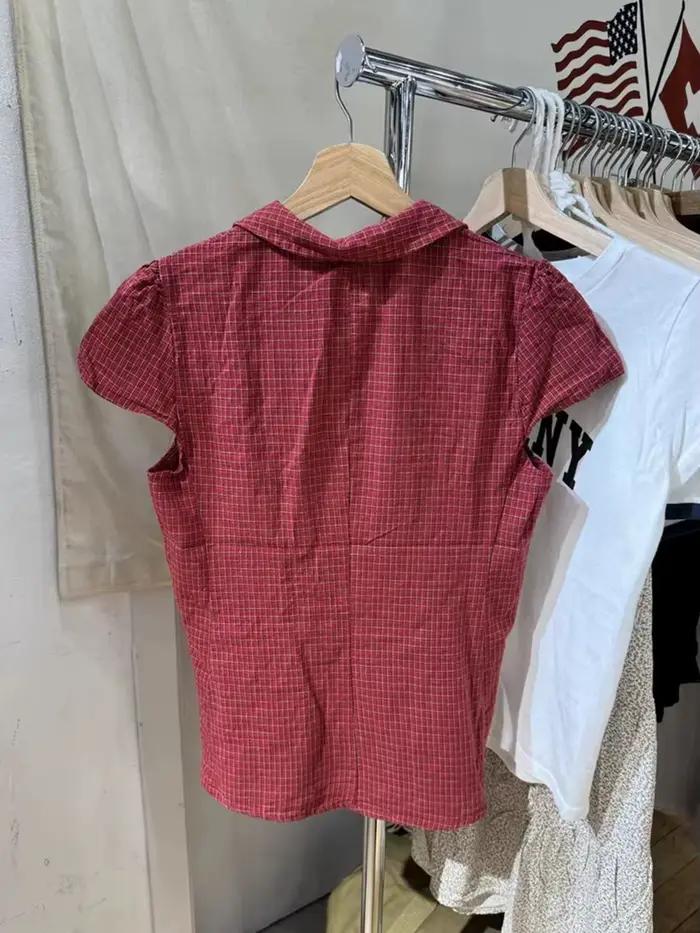 Chemisier à carreaux rouges boutonné pour femme