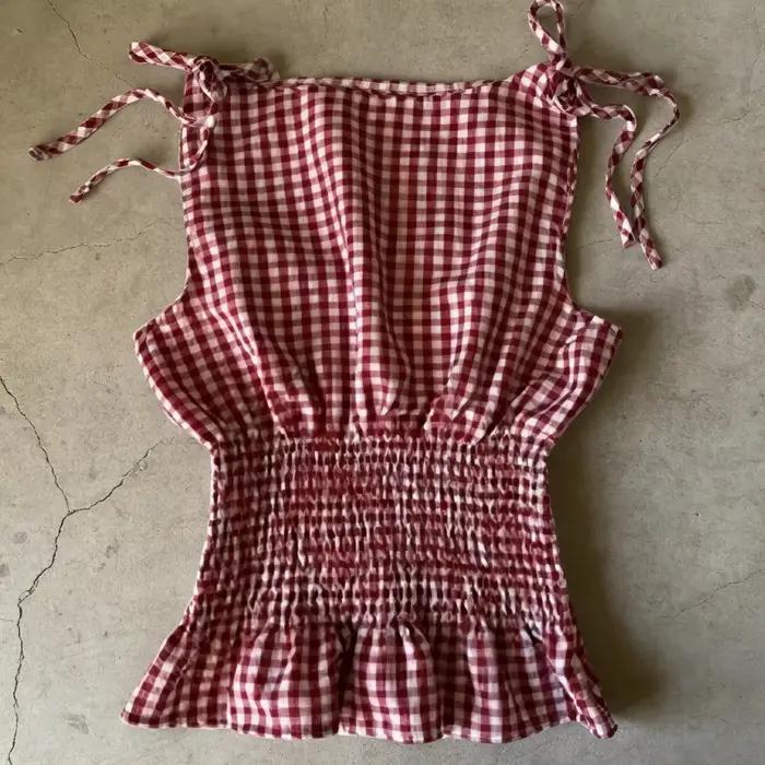 Haut camisole à carreaux rouges et blancs pour femme avec bretelles à nouer