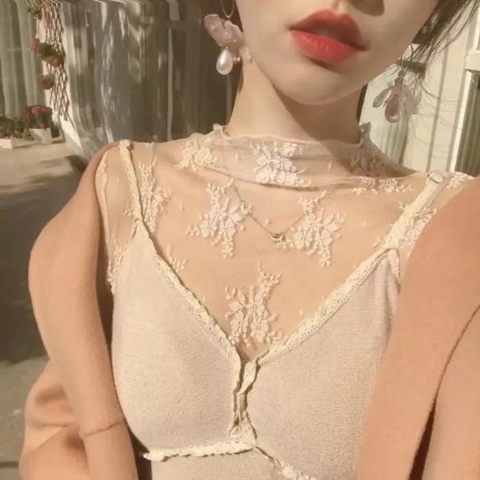Haut en dentelle transparente pour femme