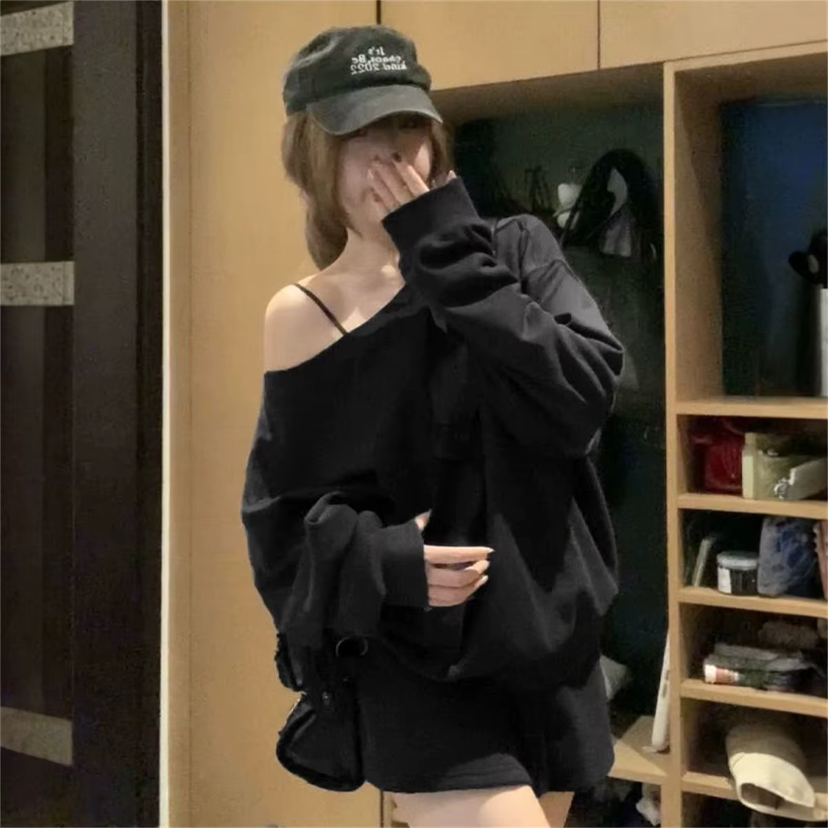 Sweat-shirt à épaules dénudées pour femme, ample, minimaliste, amincissant, tempérament paresseux, une épaule, manches rondes, tendance, printemps automne
