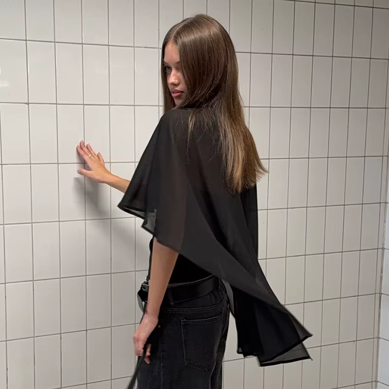 Élégant ensemble 2 pièces superposé pour femme : haut cape en mousseline à col montant et dos ajouré, manches cape transparentes et fluides, haut court ajusté, pour le quotidien et les soirées